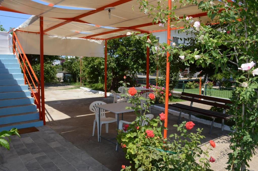 Theodore Apartments ซาคาโร ภายนอก รูปภาพ